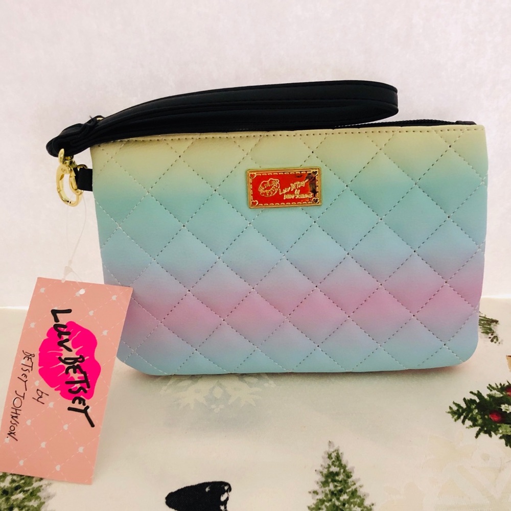 💋LUV BETSEY Wristlet Betsey Johnson NWT